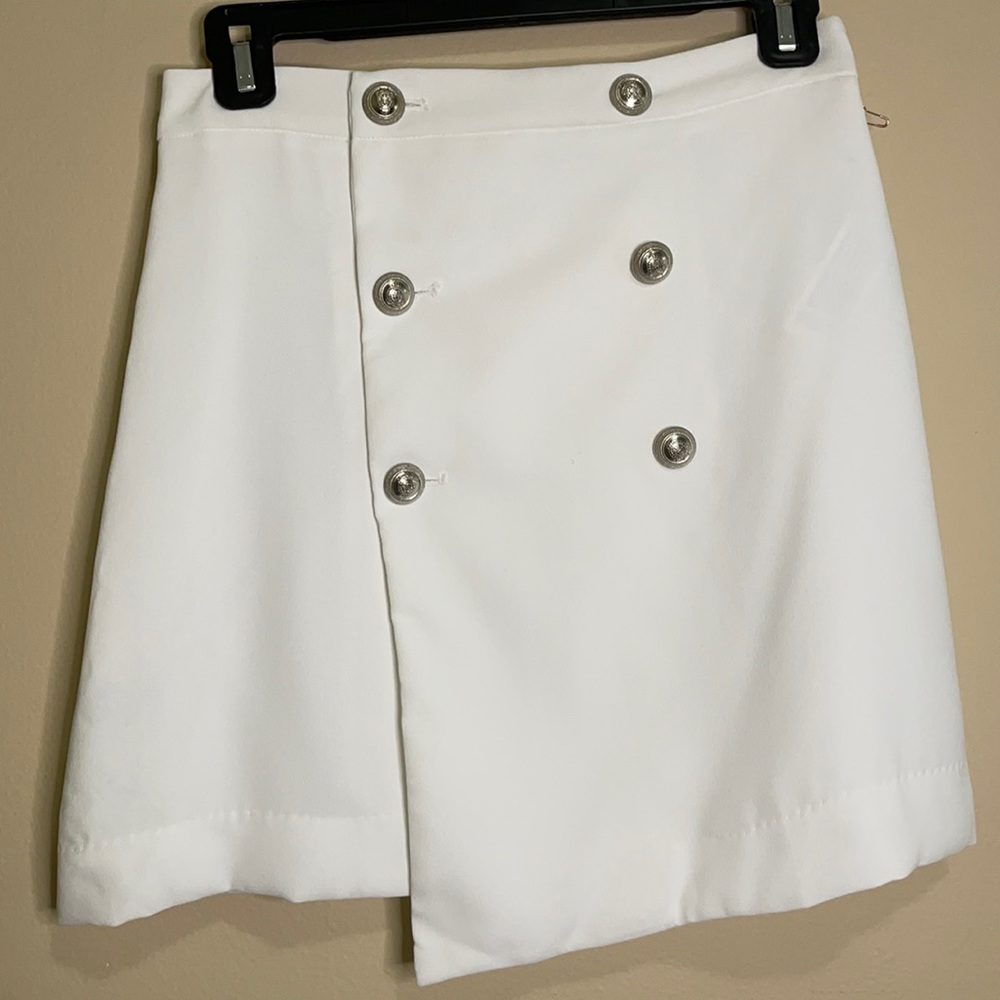 GORGEOUS WHITE SKIRT